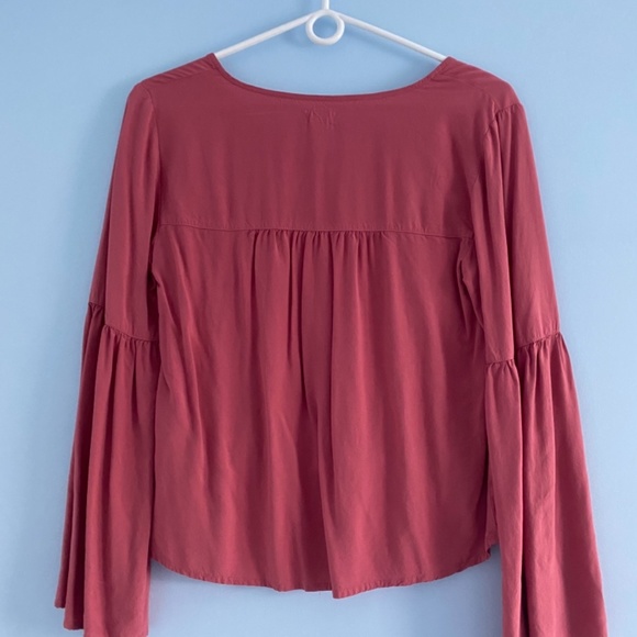 Garage Bell Sleeve Blouse - Picture 3 of 4